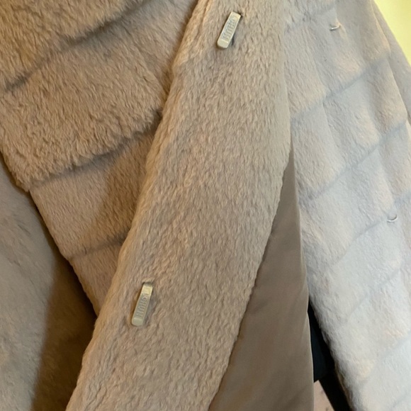 Trilogy, Michael McCollon collection Luxury White Rabbit Fur coat,Neiman Marcus. - Picture 7 of 10